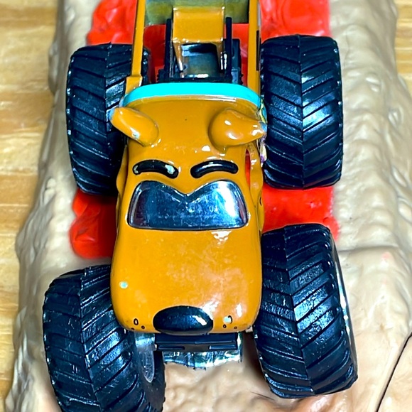 Scooby-Doo - Picture 3 of 4